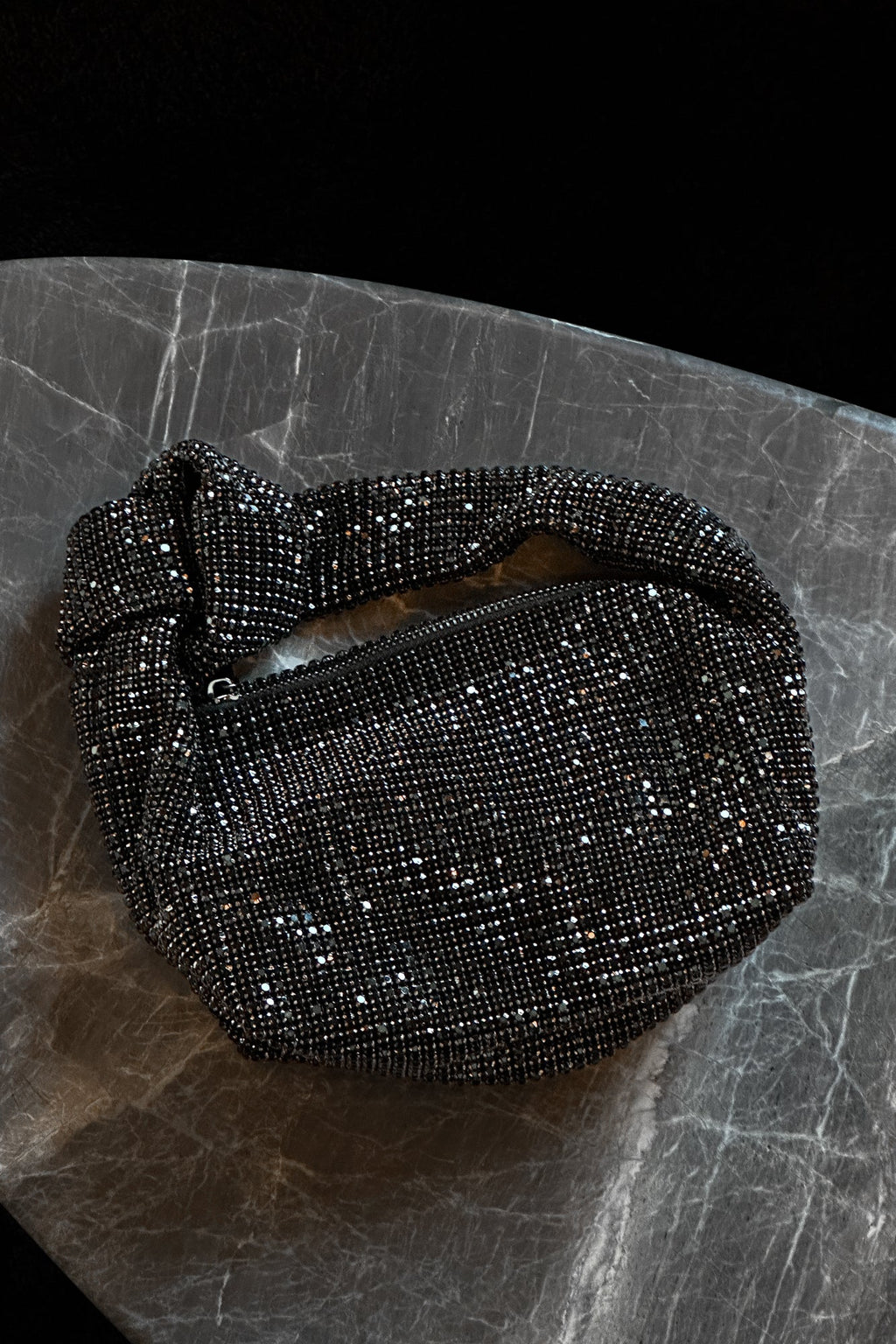 Noellas Sissy Sequin Bag Black. Køb Tasker hos www.noellafashion.dk