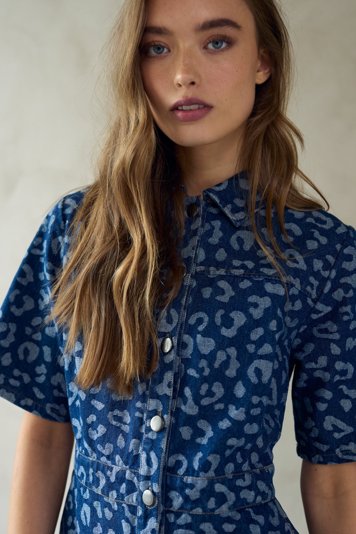 Noellas Benita Dress Mid Blue Wash.