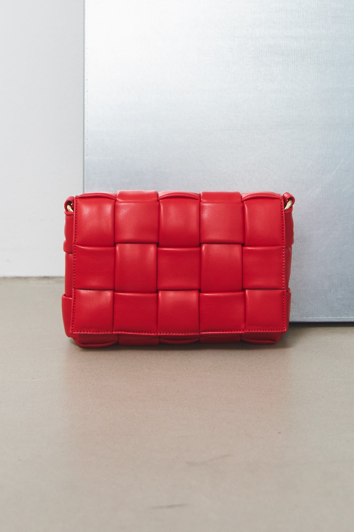 Noellas Brick Bag Red. Køb Tasker hos www.noellafashion.dk