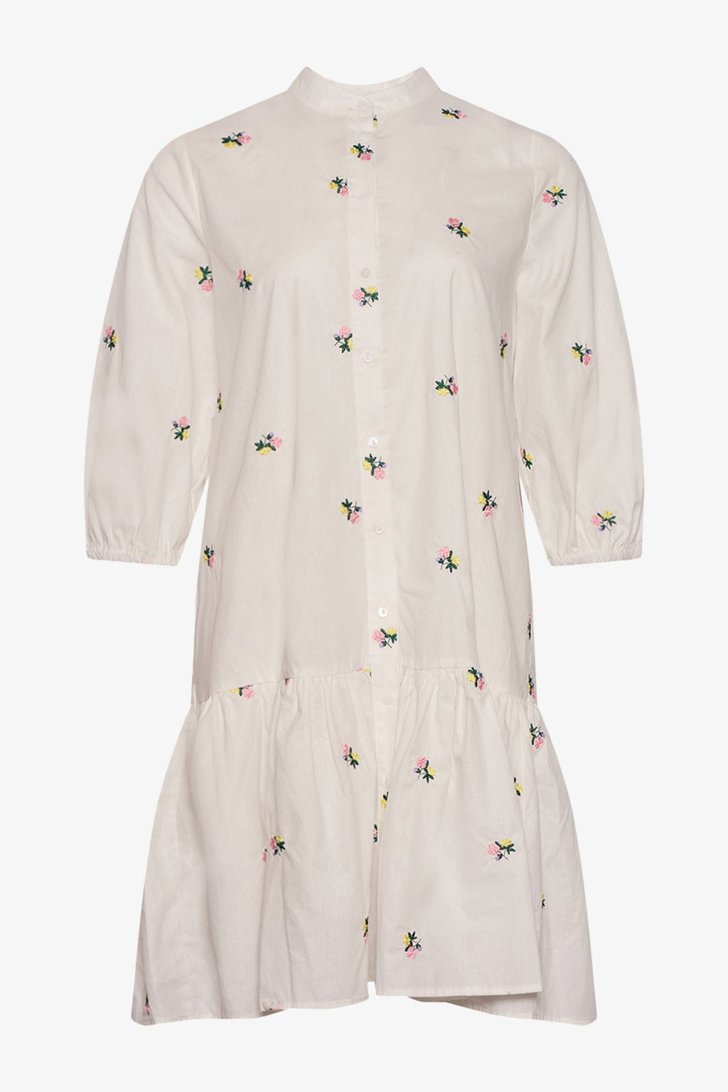 Noellas Imogene Dress White Embroidery. Køb Kjoler hos www.noellafashion.dk